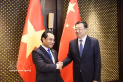 Le ministre de l'Agriculture et de l'Environnement, Trinh Viet Hung (à gauche) et le ministre chinois de l'Agriculture et des Affaires rurales, Zhang Zhu. Photo : VNA