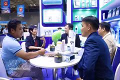 La première Exposition internationale vietnamienne des sciences et technologies de la pêche (VINAFIS EXPO 2026) a ouvert le 28 avril 2026, ses portes au Centre des expositions et des congrès de Saigon (SECC), à Hô Chi Minh-Ville. Photo : VNA
