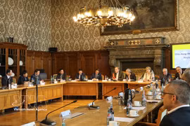 Rencontre entre la délégation de l'hôpital militaire 175 et le maire de Leipzig à l'hôtel de ville. Photo : VNA