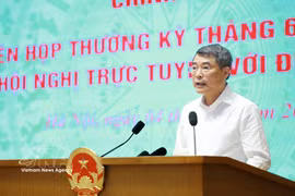 Le Premier ministre Le Minh Hung s'exprime. Photo: VNA