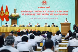 Le Premier ministre Le Minh Hung s'exprime. Photo: VNA