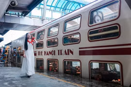 L'industrie ferroviaire lance le train touristique "Hanoi Cing portes". Photo: VietnamPlus