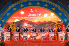 Lors de la cérémonie de lancement du projet de complexe de téléphérique et de tourisme culturel et historique de Dien Bien Phu. Photo : VNA