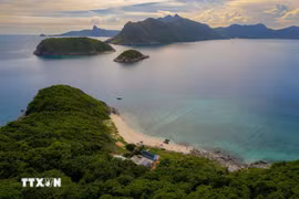 L’archipel de Con Dao est une zone touristique nationale et une zone de conservation de la biodiversité, jouant un rôle particulièrement important dans la stratégie nationale de développement économique maritime durable et dans la défense et la sécurité nationales. (Photo : VNA)