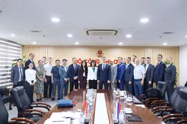 Les participants à la réunion. Photo : moit.gov.vn