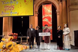 L'ambassadeur du Vietnam en France Dinh Toàn Thang s'exprime lors de l'événement. Photo: VNA