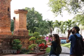 Des touristes russes à Khanh Hoa. Photo : VNA