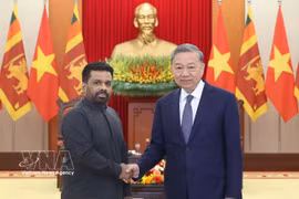 Le secrétaire général et président To Lam (à droite) et le président du Sri Lanka, Anura Kumara Dissanayaka. Photo : VNA