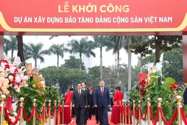 La mise en chantier du Musée du Parti communiste du Vietnam s’est déroulé en présence du secrétaire général du PCV, To Lam, du Premier ministre Pham Minh Chinh, de dirigeants et anciens dirigeants du Parti et de l’État, ainsi que de représentants du corps diplomatique et d’organisations internationales. Photo : VNA