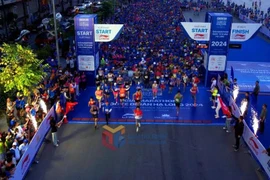 Le Marathon du patrimoine de la baie d'Halong 2024 a attiré plus de 13 500 athlètes de 55 pays. Photo : baoquangninh.vn