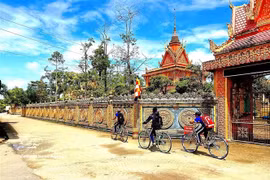 La province de Ca Mau accorde une attention particulière au développement des ressources humaines et à l’investissement dans les infrastructures des zones peuplées de minorités ethniques. Photo : VNA