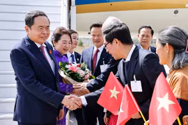 Le président de l’Assemblée nationale du Vietnam Trân Thanh Mân, accompagné de son épouse et d’une délégation de haut niveau arrive à Genève l’après-midi du 27 juillet (heure locale) pour participer à la 6e Conférence mondiale des présidents de parlement ainsi qu’à des activités bilatérales, prévues du 27 au 30 juillet. Photo : VNA