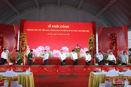 Le secrétaire général du Parti communiste du Vietnam (PCV), Tô Lâm assiste le 27 juillet à la cérémonie de lancement des travaux de l’école inter-niveaux primaire et secondaire de Si Pa Phin, dans la province montagneuse de Diên Biên. Photo : VNA