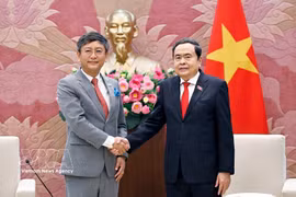 Le président de l’Assemblée nationale, Tran Thanh Man (à droite), et l’ambassadeur d’Inde au Vietnam, Tshering Wangchuk Sherpa, Photo : VNA