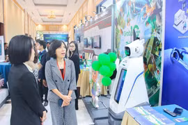 Le Forum sur l'application du commerce électronique et des technologies numériques 2025 vise à orienter les solutions innovantes pour le commerce électronique et l'économie numérique vietnamienne. Photo : Agence du commerce électronique et de l'économie numérique du Vietnam