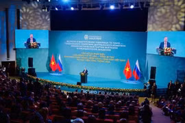 le secrétaire général du Parti communiste du Vietnam (PCV) Tô Lâm prononce un discours à la RANEPA. Photo: VNA