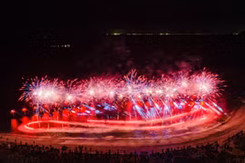 Le premier spectacle au Vietnam à deux records mondiaux reconnus par le Livre Guinness des records. Photo : Sun Group