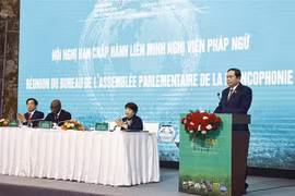 Le président de l'AN Tran Thanh Man assiste à l'ouverture de la réunion du Bureau de l'APF à Can Tho. Photo: VNA