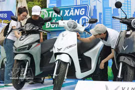 Hanoï renforce les aides à la conversion des motos thermiques vers l’électrique. Photo : VNA