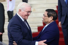 Le Premier ministre Pham Minh Chinh (droite) et le président allemand Frank-Walter Steinmeier lors de sa visite d'État au Vietnam (24 janvier 2024). Photo: VNA
