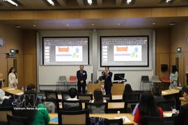 Atelier sur l'IA organisé par l'Association des intellectuels vietnamiens au Royaume-Uni et en Irlande (VIS) en février 2026 à Cambridge, Royaume-Uni. Photo : VNA