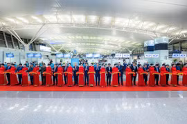 Lors de la cérémonie d'inauguration du projet d’extension du terminal international T2 de l’aéroport de Noi Bai. Photo : VNA