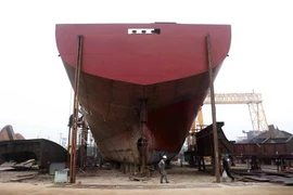 Construction de nouveaux navires au chantier naval de Phu An, district de Truc Ninh, province de Nam Dinh. Photo: VNA