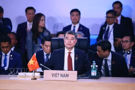 Le Premier ministre Le Minh Hung à la séance plénière du 48e sommet de l'ASEAN. Photo: VNA