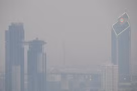 Bangkok est enveloppée d'un épais brouillard de pollution - Photo : Xinhua