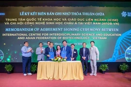 Cérémonie de signature du protocole d'accord entre le Centre ICISE et l'Association asiatique de biotechnologie au Vietnam (AFOB-VN). Source : https://doanhnghiepvn.vn