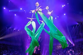 Le numéro "Đu sen" a décroché le Prix Spécial lors du Festival mondial des arts du cirque IDOL 2025 en Russie. Photo: Fédération vietnamienne du cirque