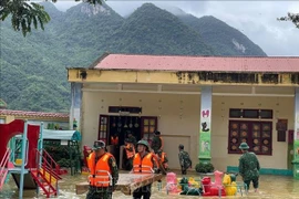 École maternelle Thiêt Ông (Thanh Hoa), au moment des inondations. Photo : VNA