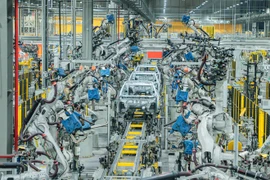 Les entreprises unissent leurs forces pour bâtir une industrie automobile vietnamienne autonome et durable-PHAT 11/6