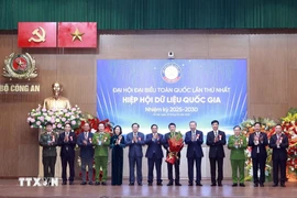 Le secrétaire général Tô Lâm exhorte à faire du Vietnam une nation numérique 