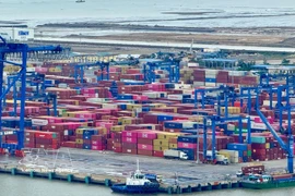 Selon le ministère de l'Industrie et du Commerce, sur les 11 premiers mois de 2025, plus de 80% du chiffre d'affaires à l'exportation se concentre sur six marchés : les États-Unis (32%), l'Union européenne-UE (15%), la Chine (14%), l'ASEAN, la République de Corée et le Japon. Photo : VNplus