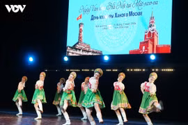 Performance de Kalinka lors du programme artistique « Hanoi - Les sons de mille ans ». Photo : VOV
