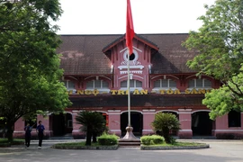 Le lycée Hai Ba Trung est l'une des ouvrages à l’architecture française typique de la ville de Huê. Photo : Do Truong-VNA