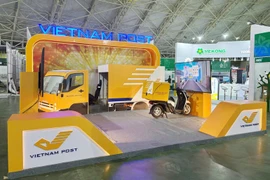 La Poste du Vietnam présente ses services postaux modernes à la Foire d’Automne 2025. Photo : nhandan.vn