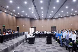 Le 8 septembre, le Tribunal populaire de Hanoï a ouvert le procès de première instance de 29 accusés du procès de l’affaire Thuan An. Photo : VNA