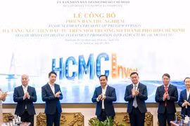 La cérémonie de lancement de la version pilote de l’Infrastructure de promotion des investissements dans l’environnement numérique (HCMCInvest). Photo : https://nhandan.vn/