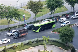 Hô Chi Minh-Ville élargit son réseau de bus électriques avec 27 nouvelles lignes. Photo : VNA