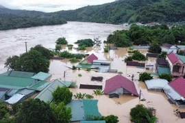 De fortes pluies ont provoqué de graves inondations dans la commune de Muong Xen, province de Nghê An. Photo : plo.vn