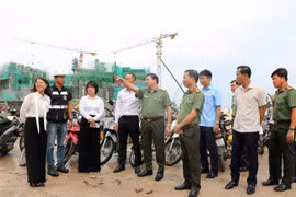 La délégation a effectué une mission d’inspection sur le terrain dans plusieurs sites stratégiques destinés à accueillir les activités de la Semaine des dirigeants économiques de l’APEC 2027. Photo: VNA 