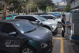 VETC, filiale de Tasco, a annoncé avoir connecté plus de 350 bornes de recharge à travers le pays. Photo : VNA