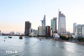 Le centre-ville de Hô Chi Minh-Ville, sur les rives du fleuve Saigon. Photo : VNA