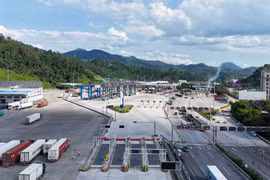 Vue panoramique du poste-frontière intelligent Huu Nghi (Vietnam) - Youyi Guan (Chine). Photo: VNA
