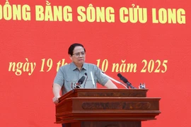 Le Premier ministre Pham Minh Chinh a présidé une réunion sur l'avancement des projets d'autoroutes dans le delta du Mékong. Photo: VNA