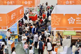 Le ministère de l'Industrie et du Commerce propose de réduire l'ampleur de la cérémonie de clôture de la première Foire d'Automne 2025, afin de manifester la solidarité avec les populations du Centre touchées par les intempéries. Photo : Vietnam+