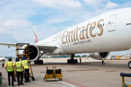 Emirates, la plus grande compagnie aérienne du Moyen-Orient, a annulé tous ses vols, y compris ceux à destination du Vietnam. Photo : znews.vn
