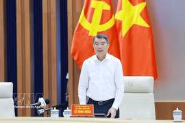 Le Premier ministre Le Minh Hung s'exprime lors de la séance de travail. Photo : VNA